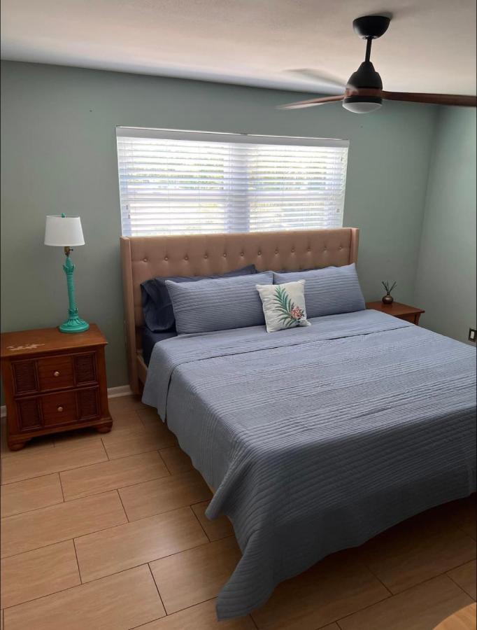 Cheerful Home With One Bedroom 珊瑚角 外观 照片