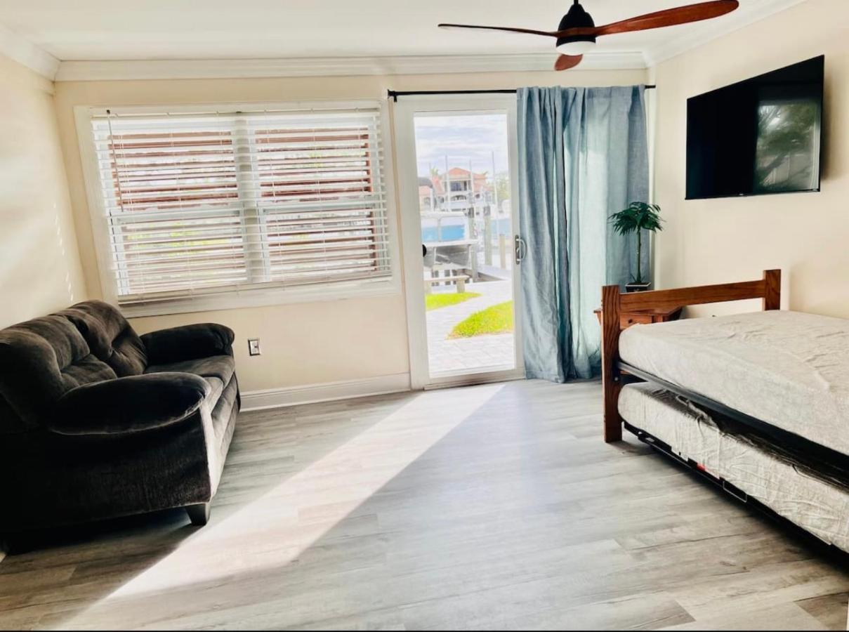 Cheerful Home With One Bedroom 珊瑚角 外观 照片